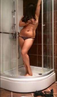 Akdeniz'deki En Ateşli Bayan Escort: Simge