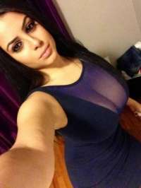 Ateşli kaprissiz kadın Kardelen