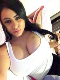 Ateşli kaprissiz kadın Kardelen