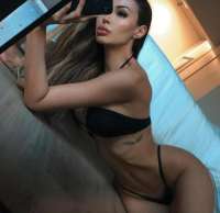 Ateşli kaprissiz kadın Kardelen