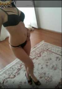 Baştan çıkaran esmer kadın Buket