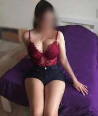 Baştan çıkaran masaj yapan bayan Adalet