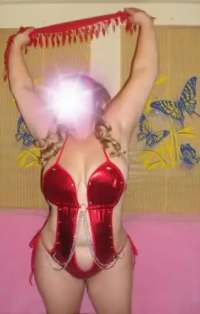 Cazibeli beyaz tenli kadın Bedia