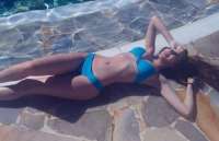 Cazibeli beyaz tenli kadın Melike