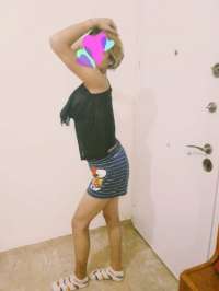 Cazibeli esmer hanım Gökşin