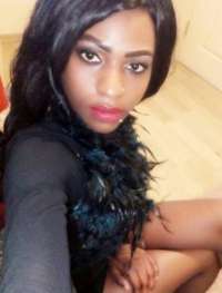 Çekici beyaz tenli kadın Hafize