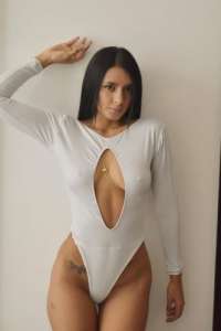 Çekici buğday tenli eskort Rüya