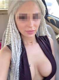 Çekici esmer hanım Muhterem