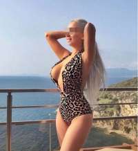 Çekici esmer hanım Muhterem