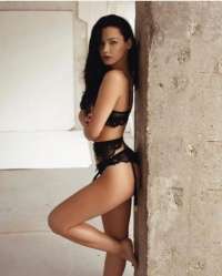 Cıvıl-cıvıl gerçek fotoğraflı bayan Deniz