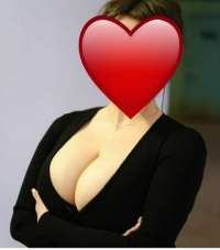 Cıvıl-cıvıl kendi yeri olan hatun Renan