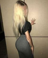 Cıvıl-cıvıl kendi yeri olan kadın Fehime