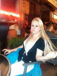 Cıvıl-cıvıl öpüşmeyi seven Mefkure