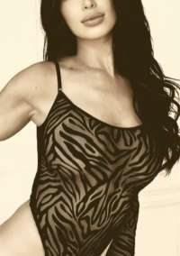 Egzotik ve hassas masaj yapan Saşa