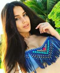 Elit genç kız Itir