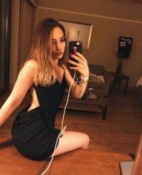 Eşsiz buğday tenli kız Makbule