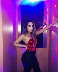 Eşsiz buğday tenli kız Makbule