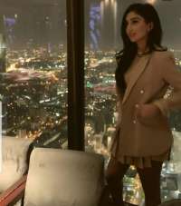 Etkileyici beyaz tenli kadın Hülya