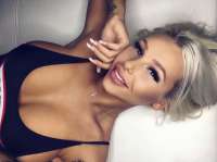 Etkileyici dans yapan escort Pervin