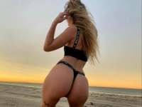 Etkileyici genç hanım Nuran