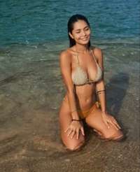 Etkileyici saksocu kadın Mesude