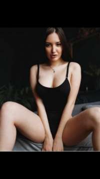 Gösterişli buğday tenli eskort Feriha