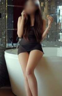 Gösterişli saksocu Begüm