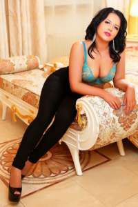 Harika beyaz tenli hatun Fikriye