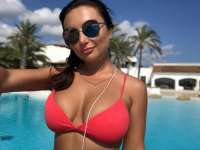 Harika evinde buluşan eskort Binnaz