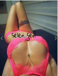 Kıvrak beyaz tenli kız Günsel