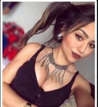 Neşeli esmer hatun Eylem