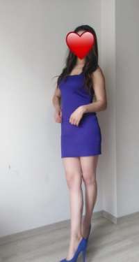 Neşeli kendi yeri olan Nuray