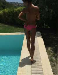 Olağanüstü kendi yeri olan kız Ruhan