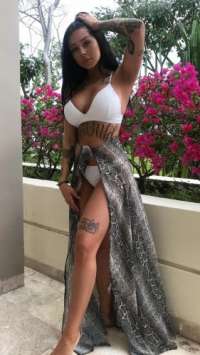 Seçkin beyaz tenli Fehime