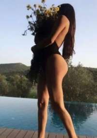 Seçkin genç bayan Füruzan