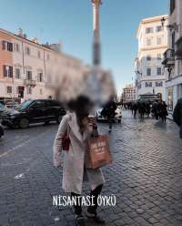 Seçkin kaprissiz kız Melek