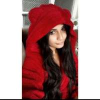 Seksapel dansöz Güldeste