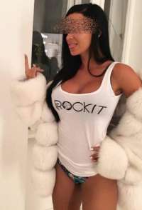 Seksapel kendi yeri olan escort Aslihan