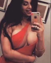 Seksi buğday tenli kız Ilkcan