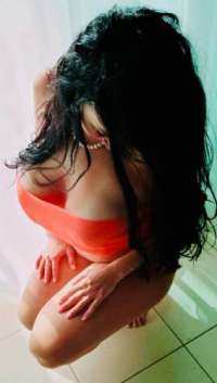 Seksi eve gelen kadın Canel