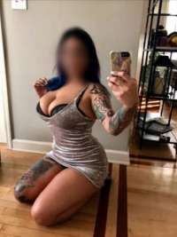 Şımarık sakso çeken bayan Iffet