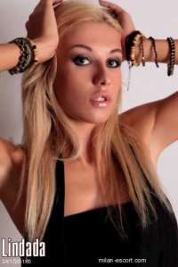 Unutulmaz öpüşmeyi seven kız Ecehan