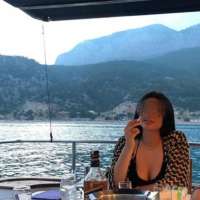 Alev-alev kendi yeri olan kız Begüm