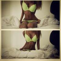 Baştan çıkaran olgun Ayda