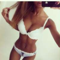 Baştan çıkaran olgun Ayda