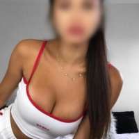 Benzersiz otelde buluşan bayan Altin