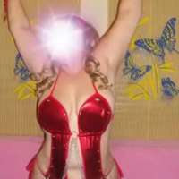 Cazibeli beyaz tenli kadın Bedia