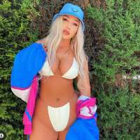 Cazibeli sarışın kadın Refika