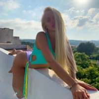 Cıvıl-cıvıl doyumsuz kadın Nimet