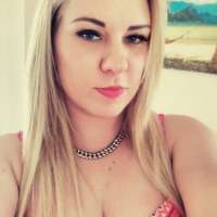 Cıvıl-cıvıl öpüşmeyi seven Mefkure